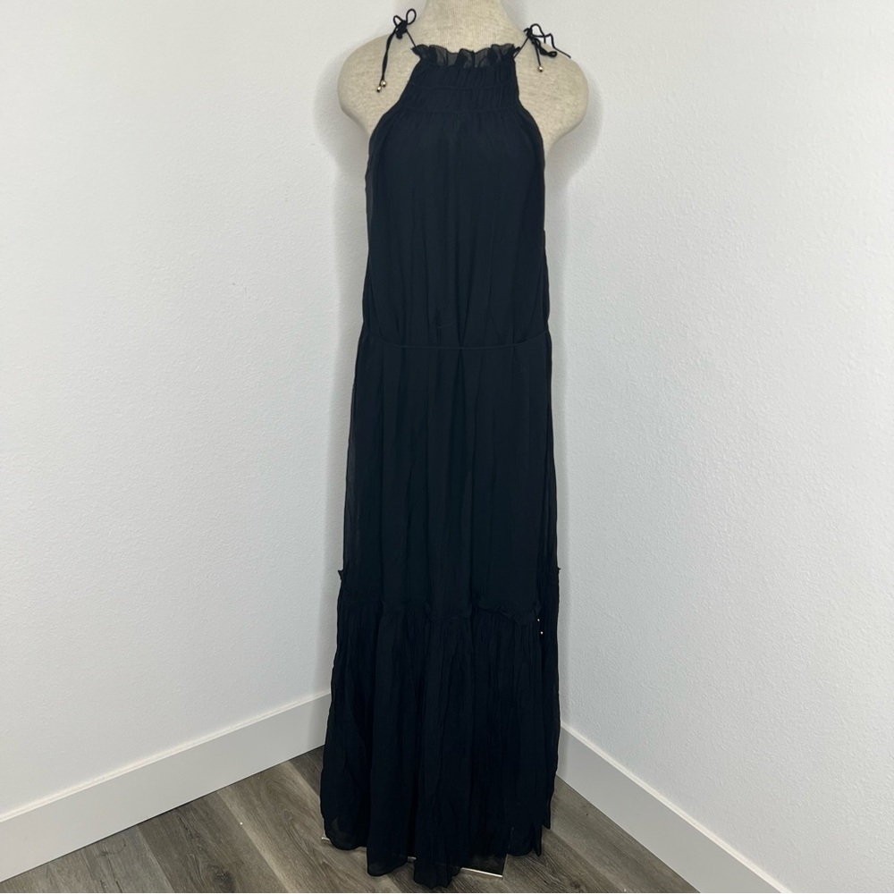 🔹 Banana Republic Tiered Maxi Dress
